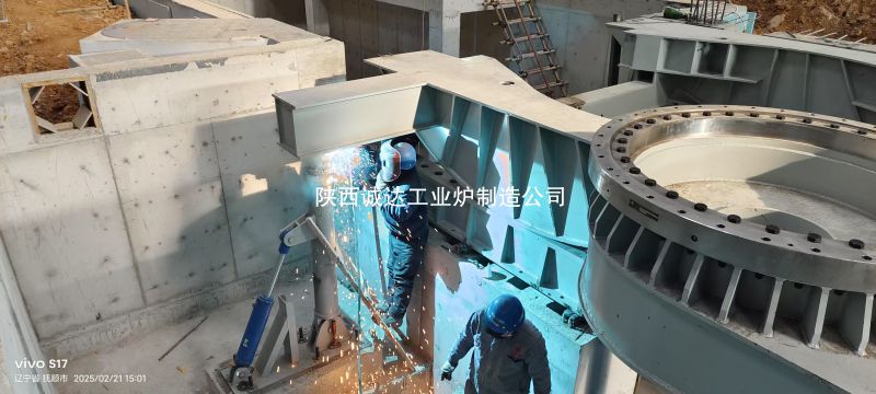 我公司自主研發(fā)的國內(nèi)首臺豎井預(yù)熱等離子直流電弧爐正式啟動安裝！