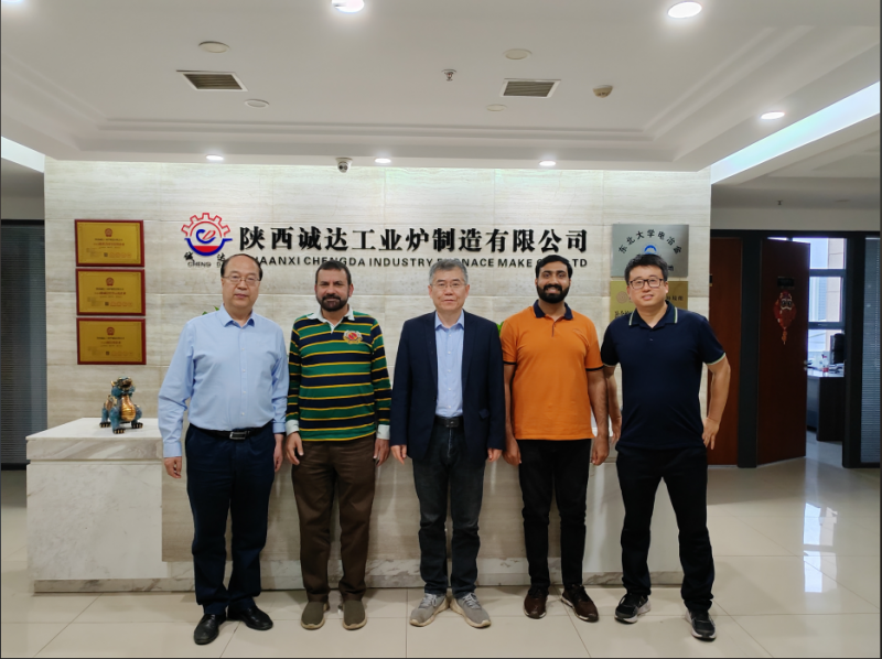 深度交流，共謀發(fā)展！巴基斯坦客戶(hù)到訪(fǎng)探討 80T 交直流電弧爐
