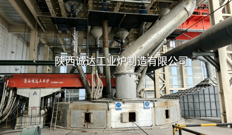 陜西誠(chéng)達(dá)為新疆企業(yè)定制的中低碳錳鐵精煉爐順利開(kāi)爐出鐵，獲客戶高度認(rèn)可